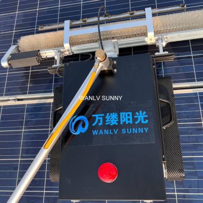 Chine 24 heures de service en ligne Robot de maintenance avancée pour le nettoyage rapide des panneaux solaires à vendre