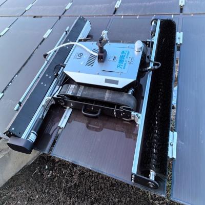 China DC-motor aangedreven afstandsbediening reinigingsrobot voor Tech Solar Panel Reiniging Te koop