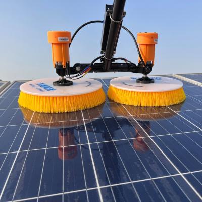 Cina Spazzola a rotazione a doppia testa per la pulizia a secco o bagnata di pannelli fotovoltaici a motore senza spazzola in vendita