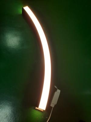 China Arco curvado luz LED lineal continua 5800lm luz colgante lineal en venta