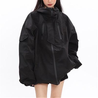 China Anti-wrinkle Custom Jacket For Women's Loose Quick-drying Windproof Waterproof Outdoor Mountaineering Jacket for sale