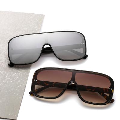 China 9070 Custom Logo Square PC Frame Rivet Fashion Environmental Friendly Sunglasses for sale