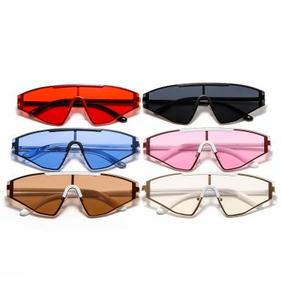 China NWT20078 Fashion Cool Irregular Lens Sunglasses Environmentally Friendly for sale