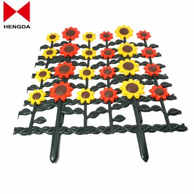 China Easily Assembled Package of 4 Garden Fence, 98 Inch Plastic Sunflower Borders, Grass Lawn Beds Plant Borders, Landscape Path Panels for sale