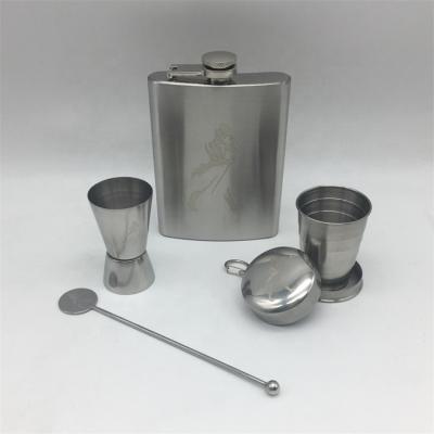 China Stainless Steel 8oz Hip Flask Set Double Folding Cup Jigger Mixing Shaker With Laser Logo for sale