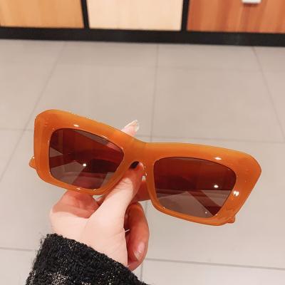 China Fashion Sunglasses 2021 Brand Design Shades Thick Frame Ladies Sunglasses 2021 Summer Sun Glasses Women Cat Ear Sunglasses for sale