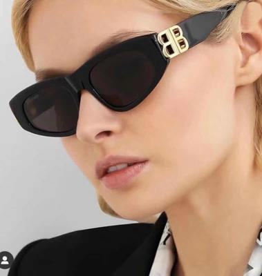 China Fashion Sunglasses 2021 Wholesale Women Trend Square Sun Shade Sunglasses For Women Men for sale