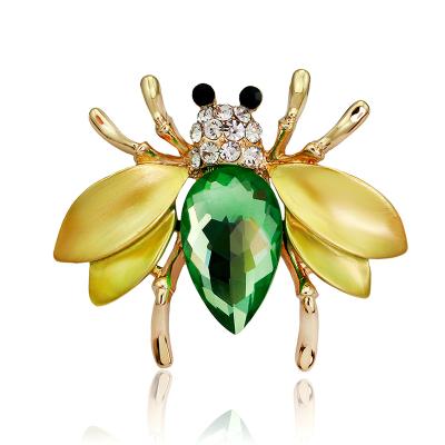 China Luxury Cute Animal Bee Crystal Brooch Pin For Women Safety Pins Cartoon Jewelry Wholesale And Custom Made for sale