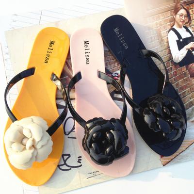 China Sale Anti-slippery Ladies Beach Shoes And Slippers Fashion Camellia Flower Flat Flip Flop High Quality Women Shoes Freeze Shoes For Girl for sale