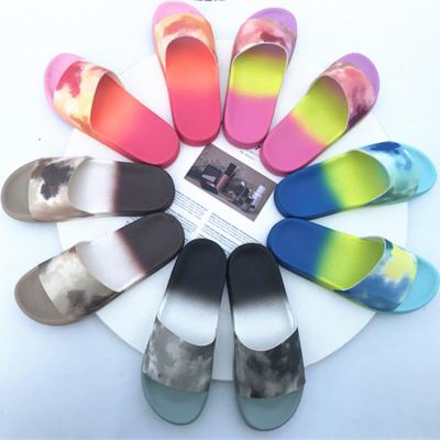 China Fashion Lightweight PVC Shoes Women Platform Sandals With Glitter One-piece Crystal Non-slip Comfortable Beach Casual Slippers For Women for sale