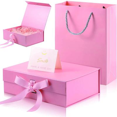 China Recycled Logo Printed Magnetic Closure Cardboard Foldable Garment Materials Paper Packaging Box Custom Gift Boxes for sale