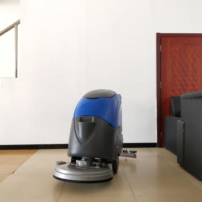 China Efficient Floor Cleaning with Single Driver Blue FNE-D550 Floor Scrubber - Robust Battery, 550mm Brush Disc Diameter Te koop