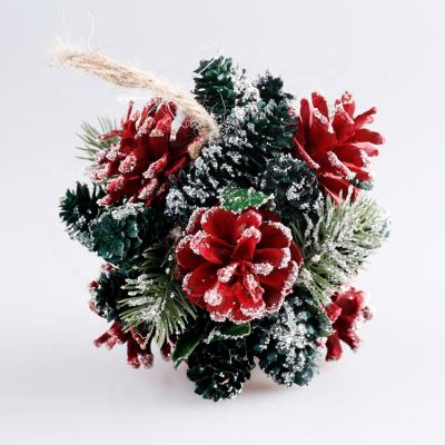 China Outdoor Wooden Pine Cones Factory Supply Discount Price Christmas Ball Decorations Kiss Decorations for sale