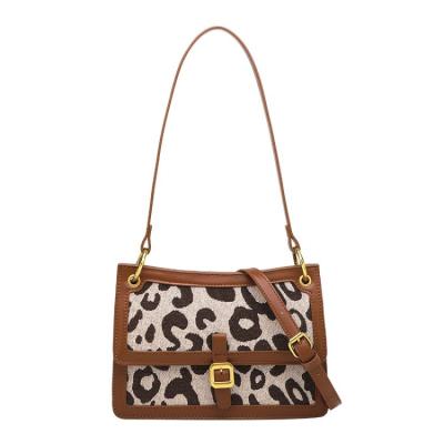 China Wholesale Customizable Simple Exquisite Design Leopard Print Opening Flap Lock Ladies Shoulder Bag for sale