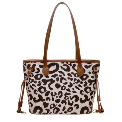 China Wholesale direct large capacity leopard print tote bag fashion ladies single shoulder bag for sale