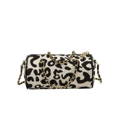 China Wholesale Simple Portable Compact Female Leopard Printing Two Color Custom Lady Wild Shoulder Bag for sale