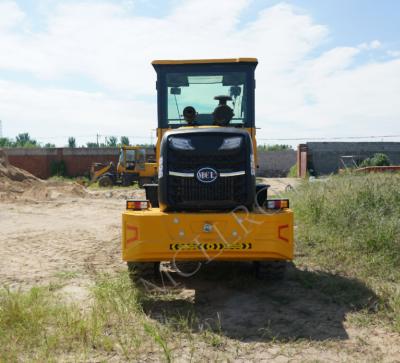 中国 28km/h Yunnei Engine 1.5 Ton Wheel Loader  Bucket Length 1.9m 販売のため