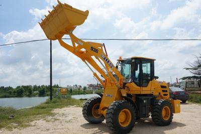 Cina Middle Hub 2.5 Ton Wheel Loader Articulated And Hydraulic Unloading in vendita