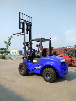 Chine Rear Tire 12-16.5-10PR Safe Handling All-Terrain Forklift Truck Working Pressure18.5 Mpa Powerful Forklift à vendre