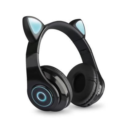 China Ear Hook 2020 New Pattern Cat Ear Gaming Earphone With LED Headset For Kids/Amazon Wireless Cute Earphone for sale