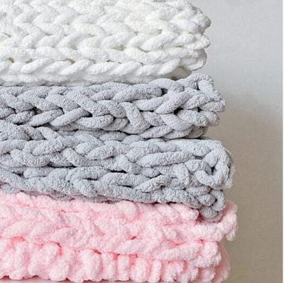 China Anti-Pilling Hand Crafted Chunky Knit Blanket Super Throw Blanket Hand Made Custom Knitted Chenille Blanket for sale