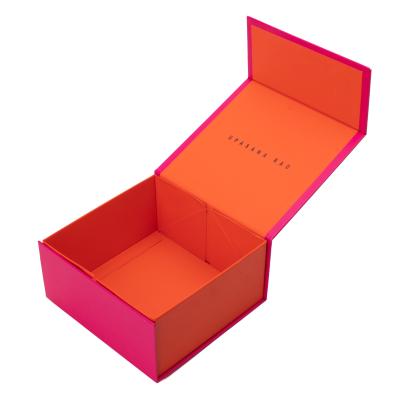 China Recyclable Rigid Cardboard Magnetic Packaging Folding Gift Box For Perfume for sale