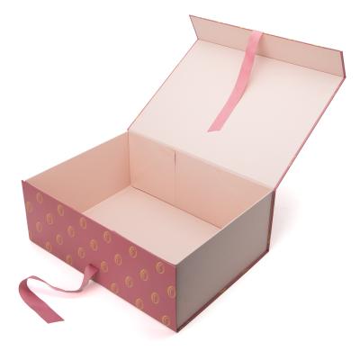 China Recyclable Custom Luxury Cardboard Paper Garment Clothing Gift Black Packaging Box for sale