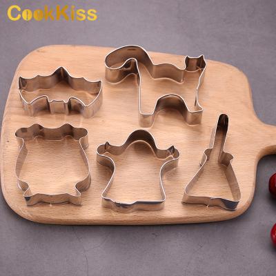 China Sustainable Cheap Bakeware Tool Christmas Animal / Lover Shapes Biscuit Stainless Steel Cookie Or Cookie Cutter Mold for sale