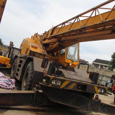 Chine grue Japon TR 300M-III 1996 de terrain accidenté de 30T TADANO à vendre