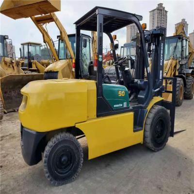 China Carretilla elevadora usada Komats U Fd50 5 Ton Diesel Forklift con buenas condiciones de trabajo en venta