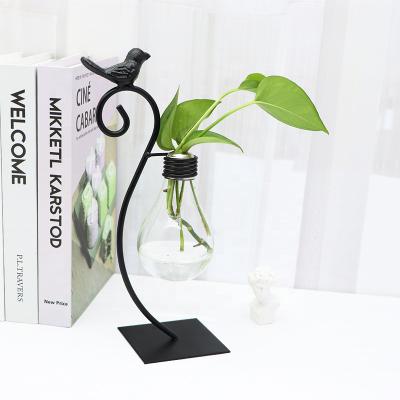 China Modern Glass Hydroponic Plant Stand Metal Flower Vase Wire Iron Vase Home Decor for sale