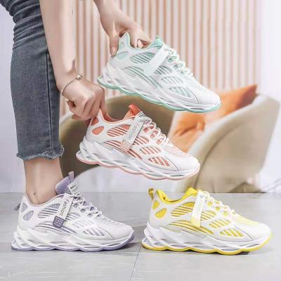 China CUSHIONING 2021 Latest High Quality Wholesale Sports Shoes Running Sneakers Women Shoes for sale