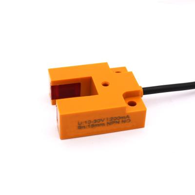 China DINGGAN Automation Industrial Photoelectric Sensor U Beam Reflection Sensor PG15 Series 15mm Distance Adjustable 3 Wires With 2m Cable for sale