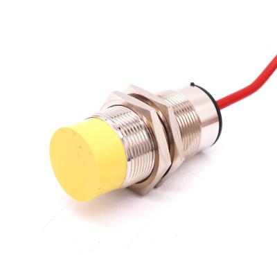 China Industrial automation chain m30 standard high temperature capacitive proximity switch sensor 15mm PNP NC for sale