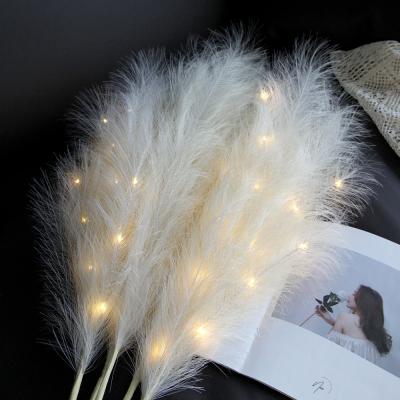 China Green Environmental Protection Artificial Pampas Customized Size Color Fake Pampas Grass For Home Wedding Decoration for sale