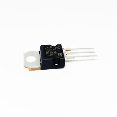 China New and original TO-220 three-terminal voltage regulator 5V/1.5A L7805CV IC 7805 IC chips standard for sale