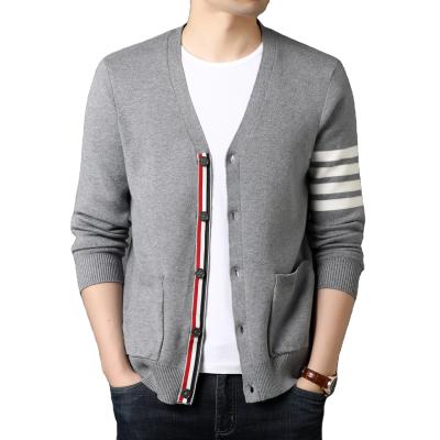 China Anti-Wrinkle Fleece Fashion Single Breasted V-Neck Knitwear Striped Color Blocking Man Sweater Cardigan for sale