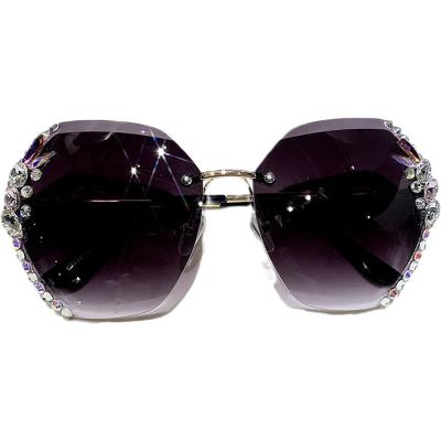 China Fashion Sunglasses 2022 Fashion Design Vintage Rhinestone Glass Retro Gradient Cutout Sun Glasses Rimless Men Women UV400 Female for sale