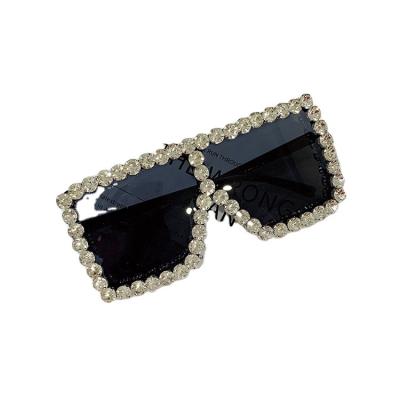 China Fashion Sunglasses 2021 Wholesale Luxury Diamond Women Sunglasses Oversized Square Shades Bling Rhinestone Fashion Designer Sunglasses for sale