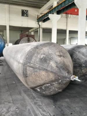 China Airbag de borracha marítima pneumática de sete camadas para doca de lançamento à venda