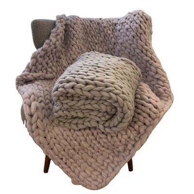 China Anti-static Handmade Polyester Adult Kids Chunky Knitted Blanket Comfy Sofa Bed for sale