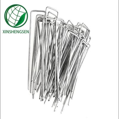 China Fixed Top Square Shape U Nail Cover / Round U Turf Lawn Nails Artificial Grass Pegs for sale