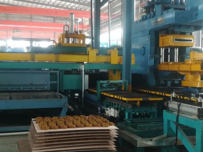 China Máquina de moldear y línea automáticas el exprimir horizontal de la arena verde del tiroteo de Flaskless de la partida en venta