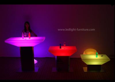 China Muebles al aire libre iluminados alquiler de 16 colores con los materiales inofensivos en venta