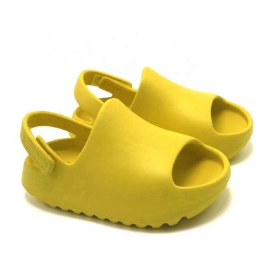 China Hot Sale Round Children's Coconut Sandals Girls Summer Shoes Baby Boys Soft-soled Parent-child Beach Slides Kids Yeezy Slipper for sale