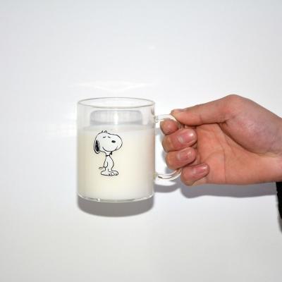 China 400ml Heat Resistance Viable Glass Mug Snoopy Glass Mug For Milk Coffee Juice for sale