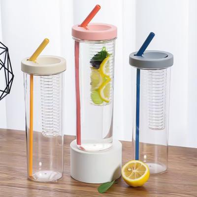 China New Insist Viable Leakproof Style 700ml Fruit Juice Drinking Cup Plastic Infuser Water Bottle With Straw for sale