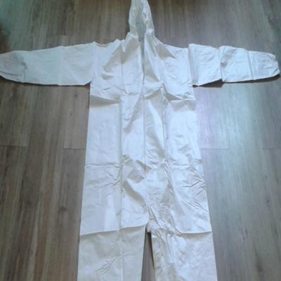 Κίνα White Disposable Coverall For Medical Care With Packaging 1pc/Bag προς πώληση