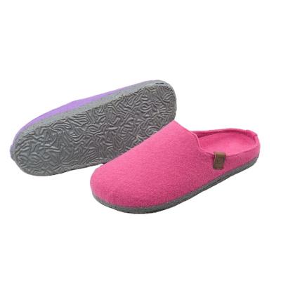 China 2022 fashion trend warm slipper wool felt upper rubber outsole base slipper for sale