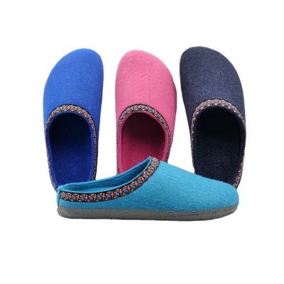 China 2022 fashion trend warm slipper wool felt upper rubber outsole black with gray felt for sale